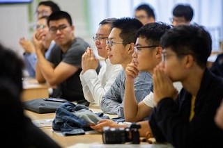 30 Jilin University students attended a TSU physics school
